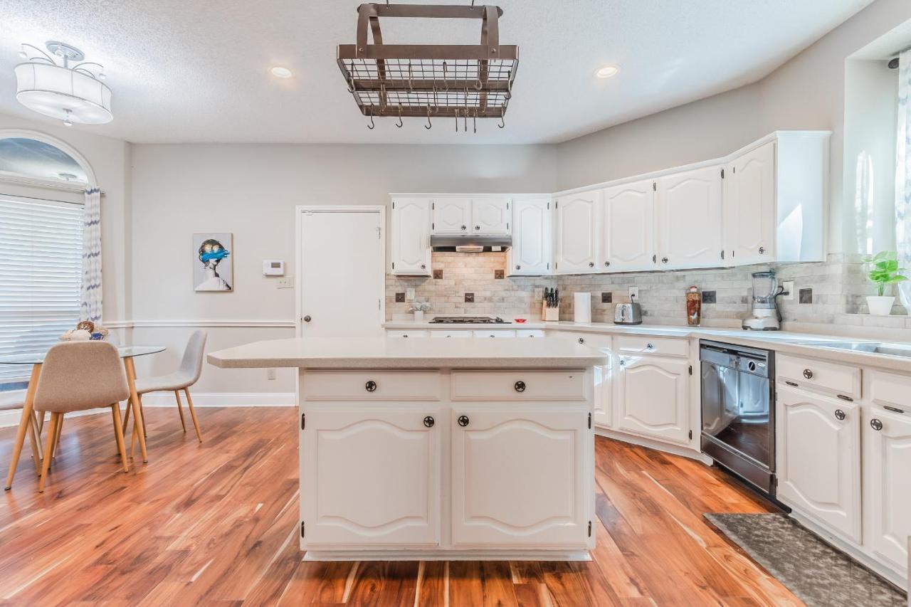 * *Astounding House **Perfect For Family And Friends , Pool , Hot Tub, & Game Room Allen Exteriör bild