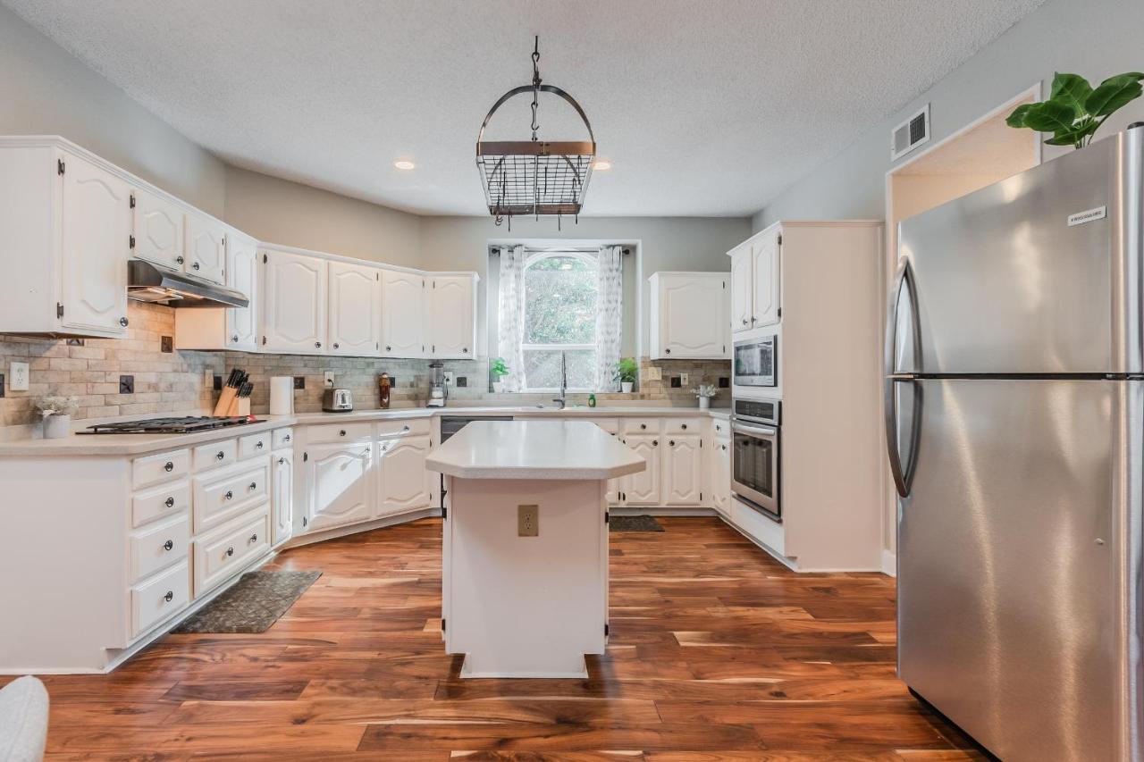 * *Astounding House **Perfect For Family And Friends , Pool , Hot Tub, & Game Room Allen Exteriör bild